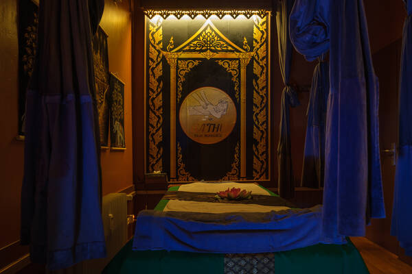 NUAD THAI, Thai Yoga, Kopf-Rückenmassage, Fußmassage